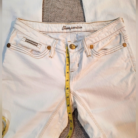 Guess Jeans - Picture 2 of 8